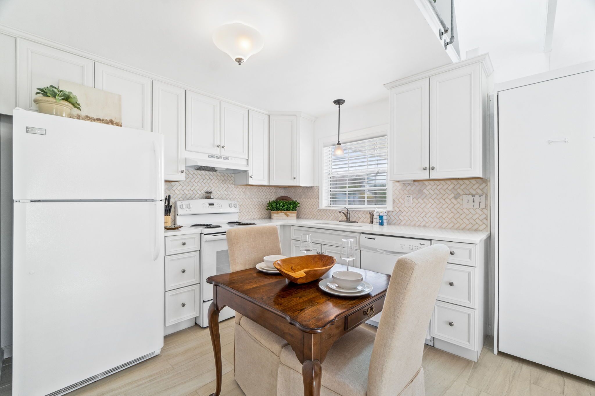 🏖️Cozy West End Home. FREE tkts to Activities and Fall Deals!🏖️