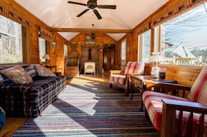 Smart TV, books - Quiet cabin near Mt Abram and Sunday River (Greenwood)