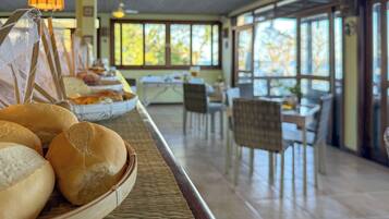 Desayuno buffet incluido todos los días