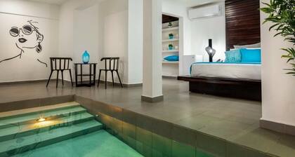 Deluxe by Ahnvee Adults only