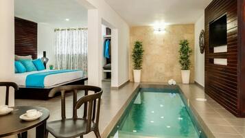 Design Studio Suite | In-room safe, individually furnished, blackout curtains, free WiFi