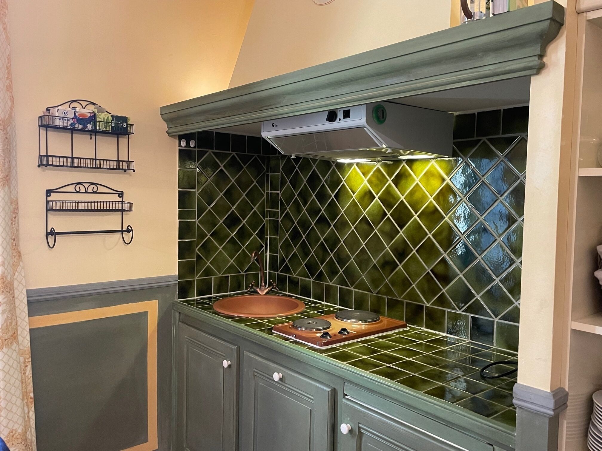 Apartment in an 1870 castle with pool and tennis