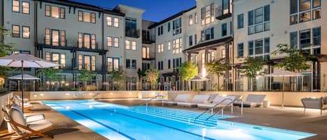 Outdoor pool, sun loungers