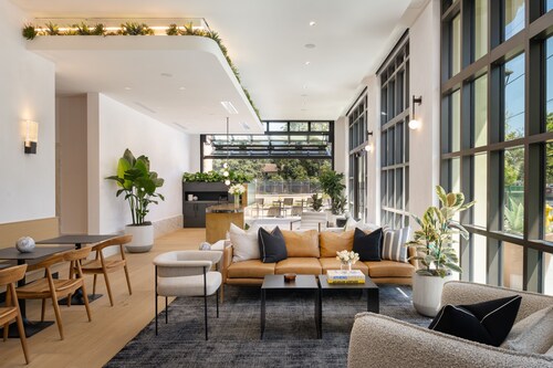 Mint House Menlo Park by Kasa