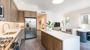 Unclassified image, 3 of 39, button - Mint House Menlo Park by Kasa (Menlo Park)