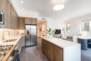 Premium Apartment, 2 Bedrooms | Living area
