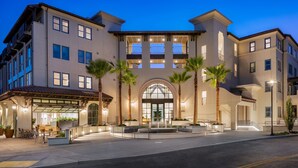 Unclassified image, 5 of 39, button - Mint House Menlo Park by Kasa (Menlo Park)
