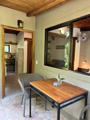 Dining - Feeling Trees Jungle Lodge-Casa Caracoles walking distance to the beach (Cabuya)