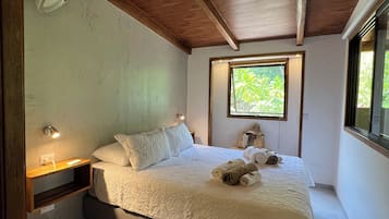 1 bedroom, desk, free WiFi, bed sheets