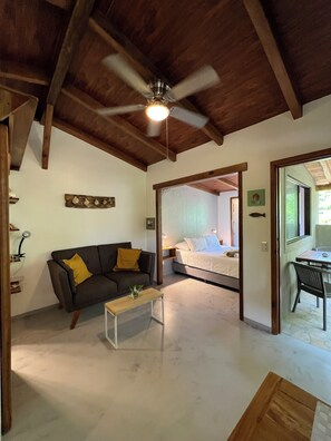 Smart TV - Feeling Trees Jungle Lodge-Casa Caracoles walking distance to the beach (Cabuya)