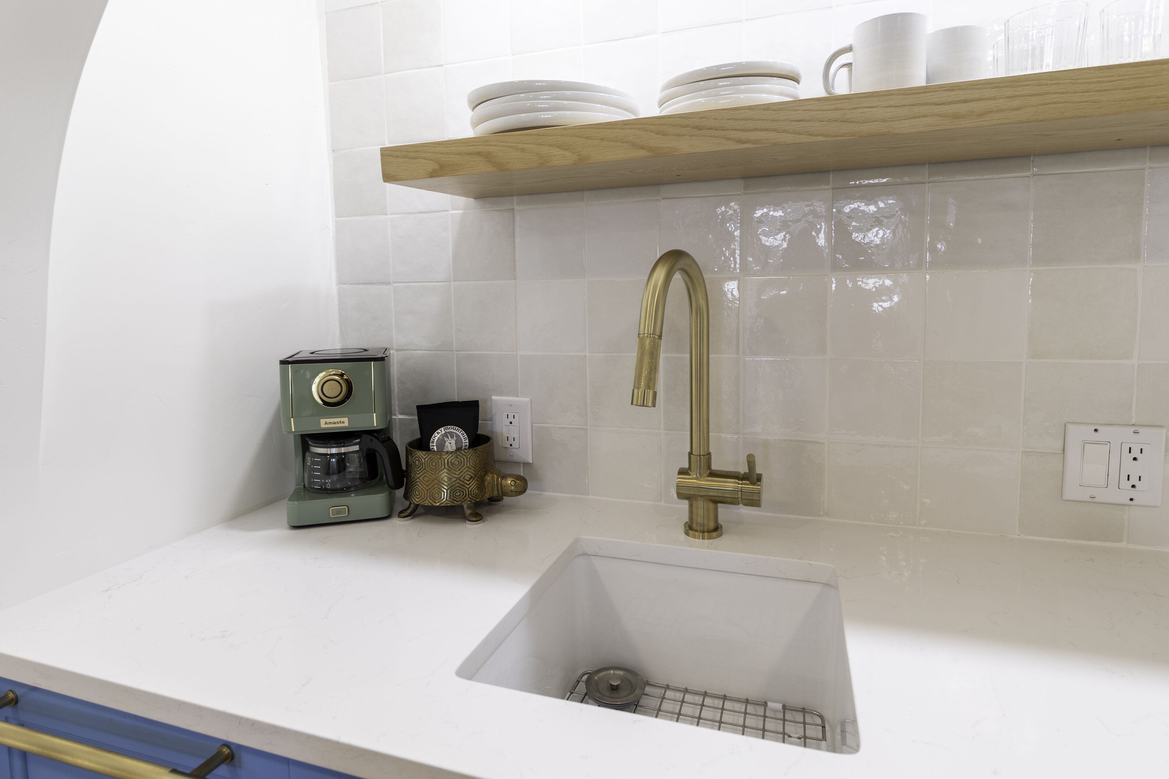 New Apres Studio with private entrance and wet bar