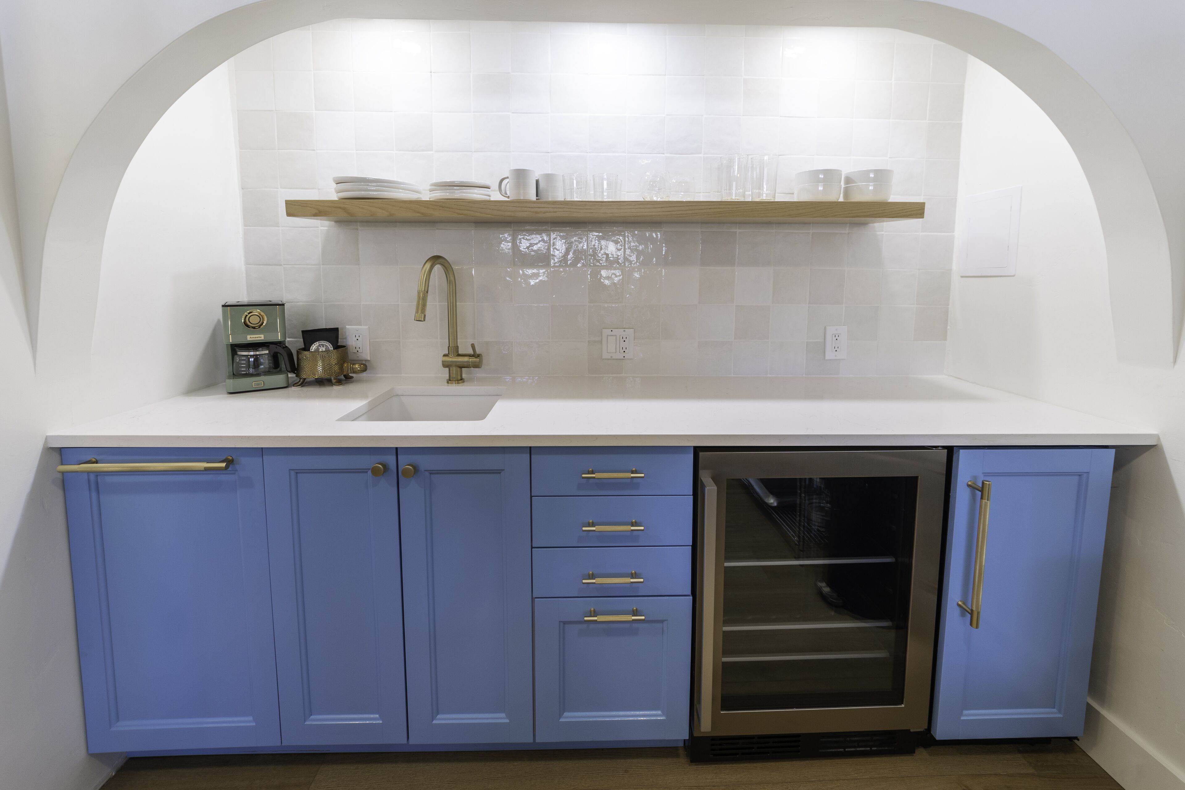 New Apres Studio with private entrance and wet bar