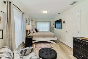 3 bedrooms, iron/ironing board, free WiFi, bed sheets