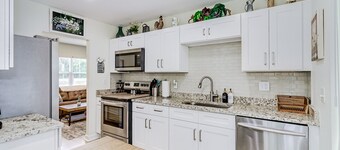 Farmhouse Chic Luxe 3/2 Home near I4