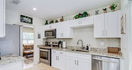 Farmhouse Chic Luxe 3/2 Home near I4