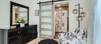 Farmhouse Inspired Cottage w/ Fully Fenced-in Yard