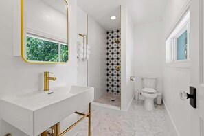 صورة غير مصنفة، 5 من 18، زرّ