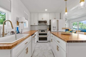 صورة غير مصنفة، 2 من 18، زرّ