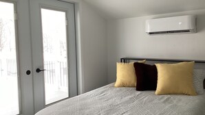 Unclassified image, 4 of 13, button - Cayuga Lake Views  Sleeps 10  Near Aurora & Wineries  Wedding Ready (Lansing)