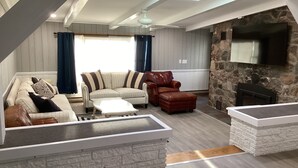 Unclassified image, 5 of 13, button - Cayuga Lake Views  Sleeps 10  Near Aurora & Wineries  Wedding Ready (Lansing)