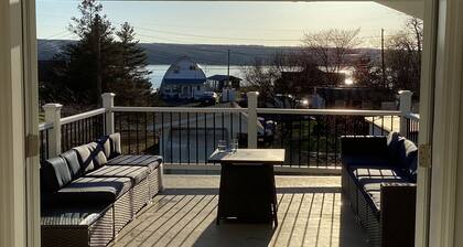 Cayuga Lake Views Sleeps 10 Near Aurora & Wineries Wedding Ready