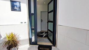 Mặt tiền nơi lưu trú