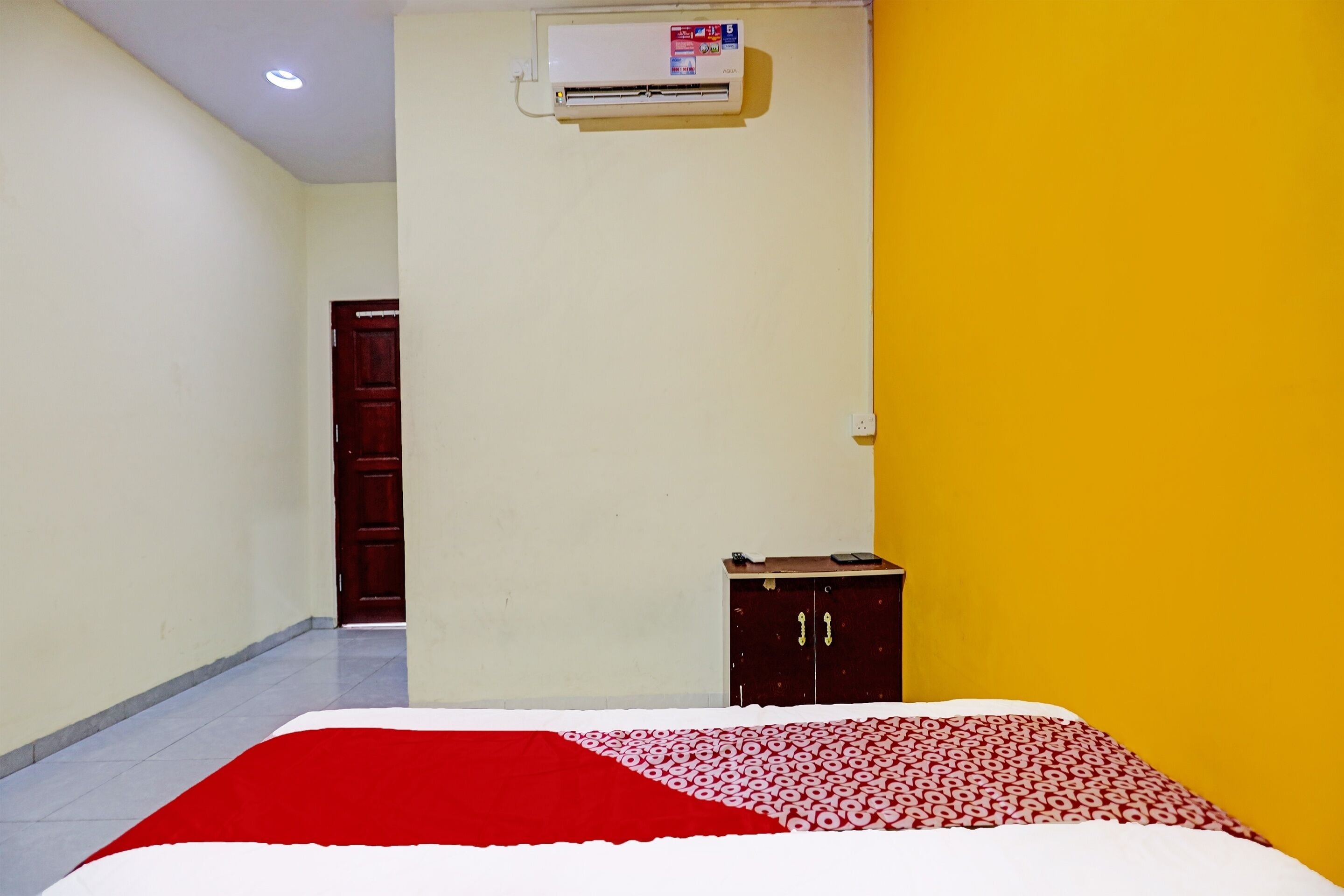deluxe double room | 1 bedroom, desk, laptop workspace, bed sheets