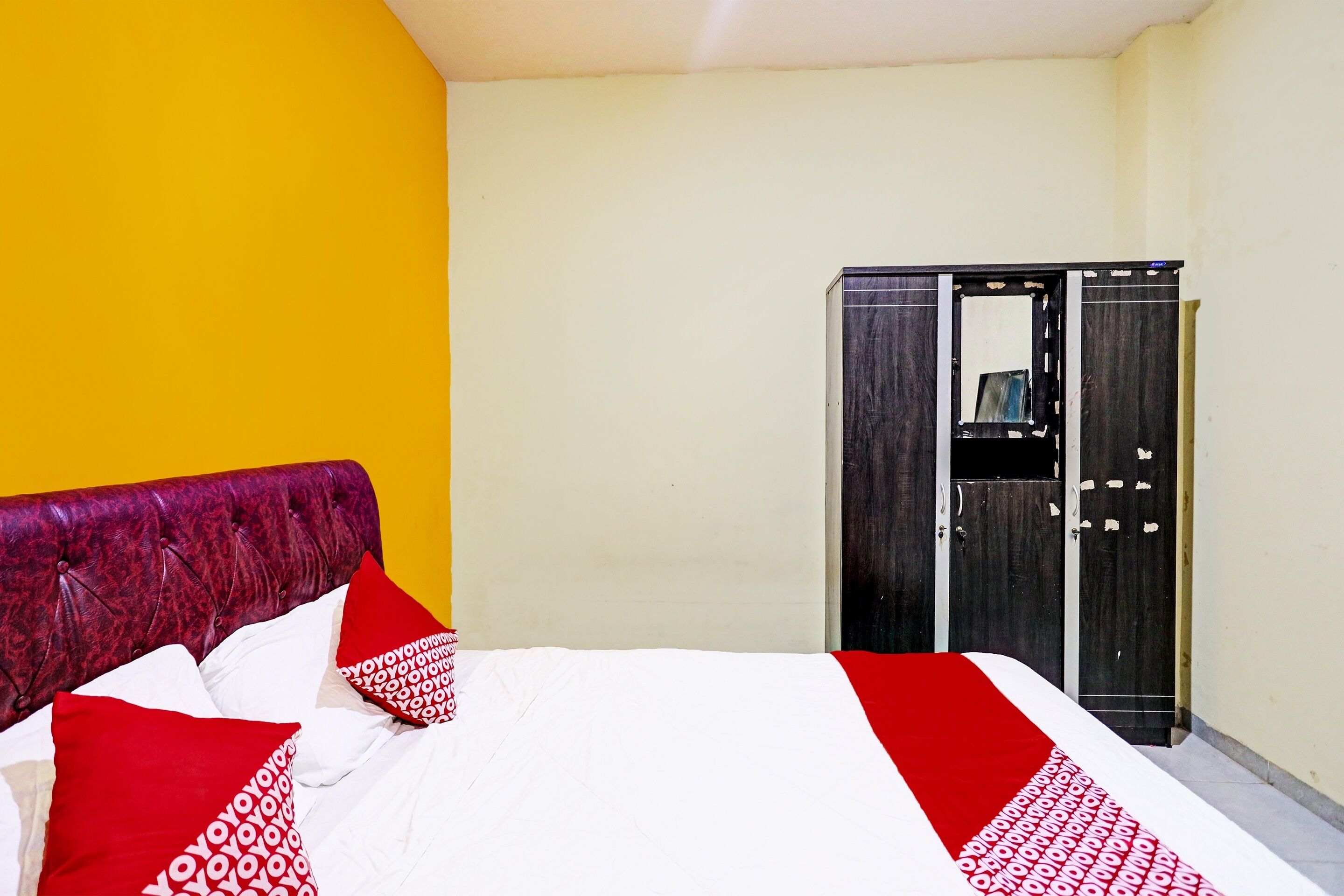 deluxe double room | 1 bedroom, desk, laptop workspace, bed sheets