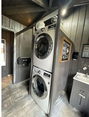 Interior - Glamping w/ Access to 1200 Acres & Illinois River (Tahlequah)