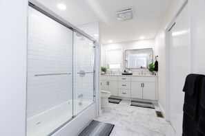 Hair dryer, bathrobes, slippers, soap - Spacious 4BR with Modern Amenities – Family-Friendly
 (Randolph)