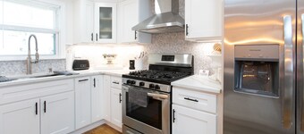 Spacious 4BR with Modern Amenities – Family-Friendly
