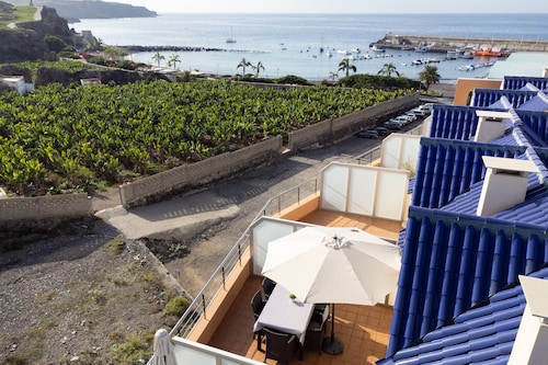 Beautiful duplex seafront in Playa San Juan with awesome views !!!