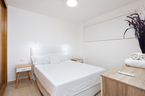 2 bedrooms, desk, iron/ironing board, travel cot