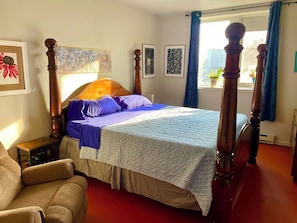 3 bedrooms, desk, travel cot, free WiFi