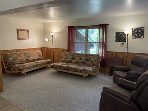 TV - Cabin with Private Lake Access (Lake)