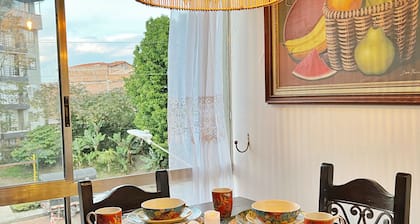 Cozy apartment just 20 minutes from the AIRPORT!