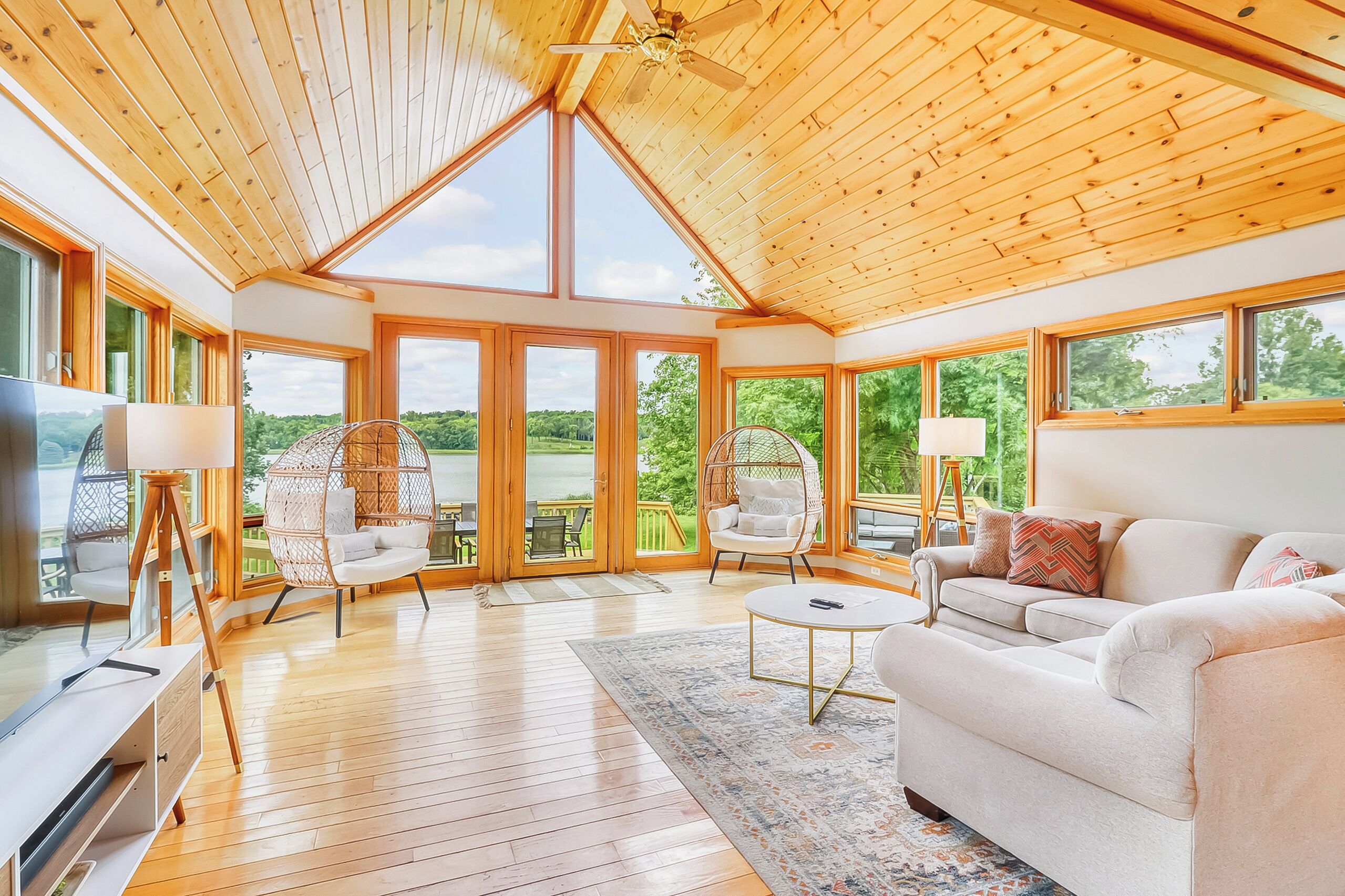 Amazing Lake Home w/Private Beach in heart of DL!  Accommodates large groups. 