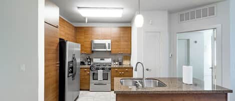 Fridge, microwave, oven, stovetop