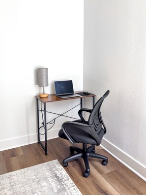 Interior - Stylish 1bd apt in Marina Del Rey w FREE parking (Marina del Rey)