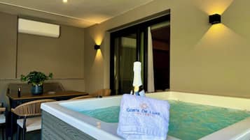 Luxury Studio Suite, Hot Tub, Ground Floor | Private spa tub