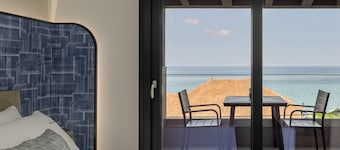 Costa De Luxe Suites