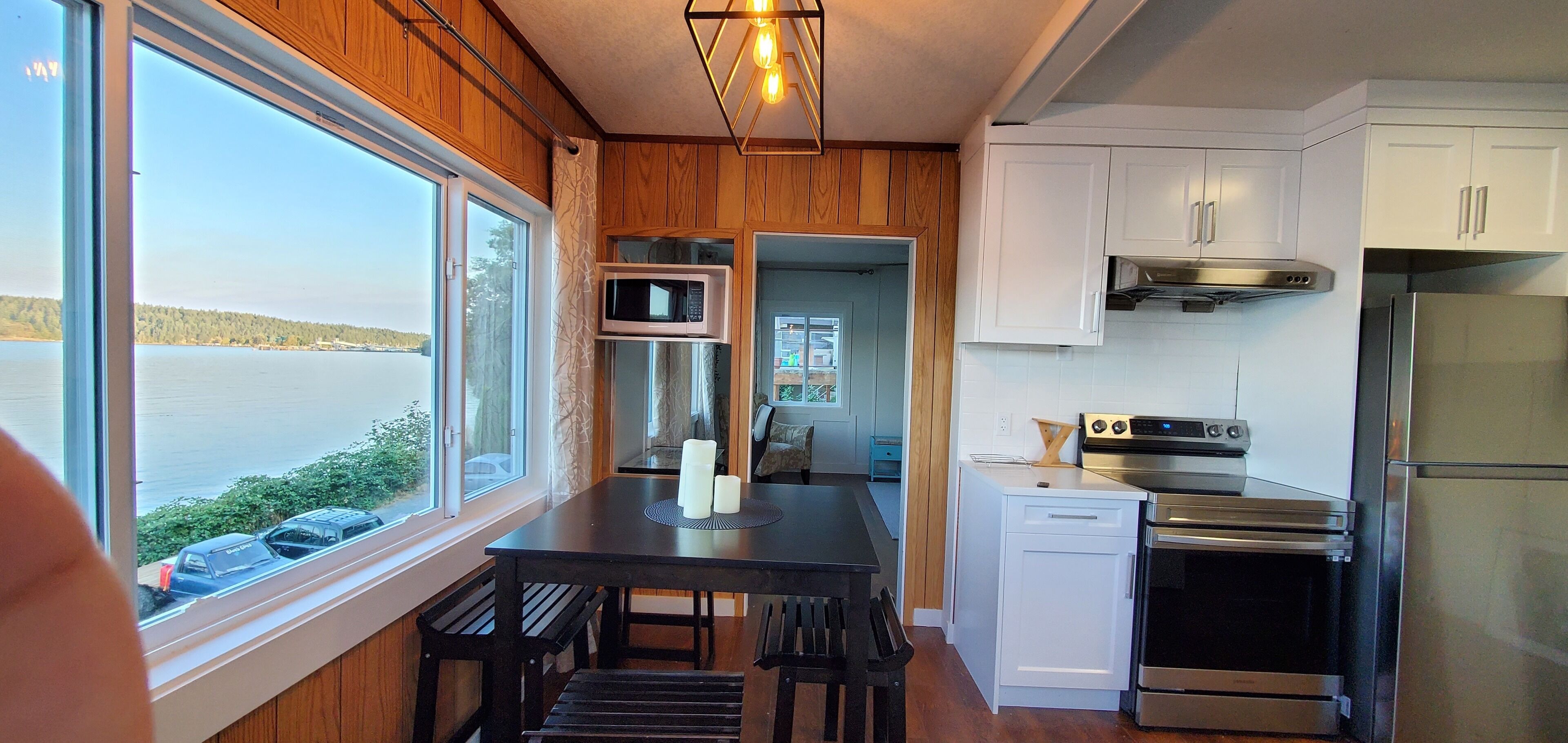 Fantastic 2 bedroom Ocean front home