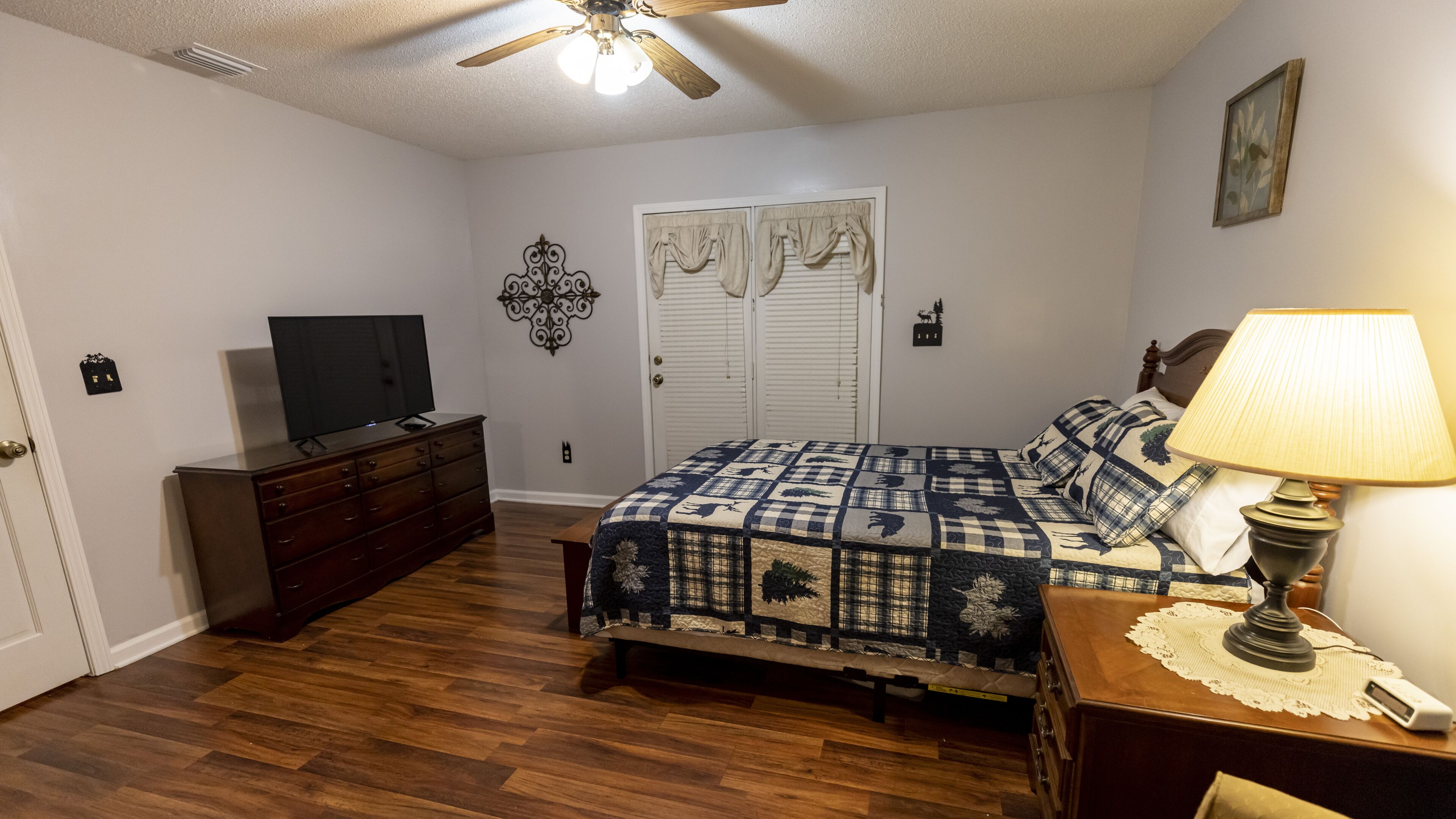 Secluded, Mountain Setting | Large Porch | Hot Tub