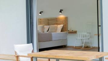 Junior Cabin, Garden Area