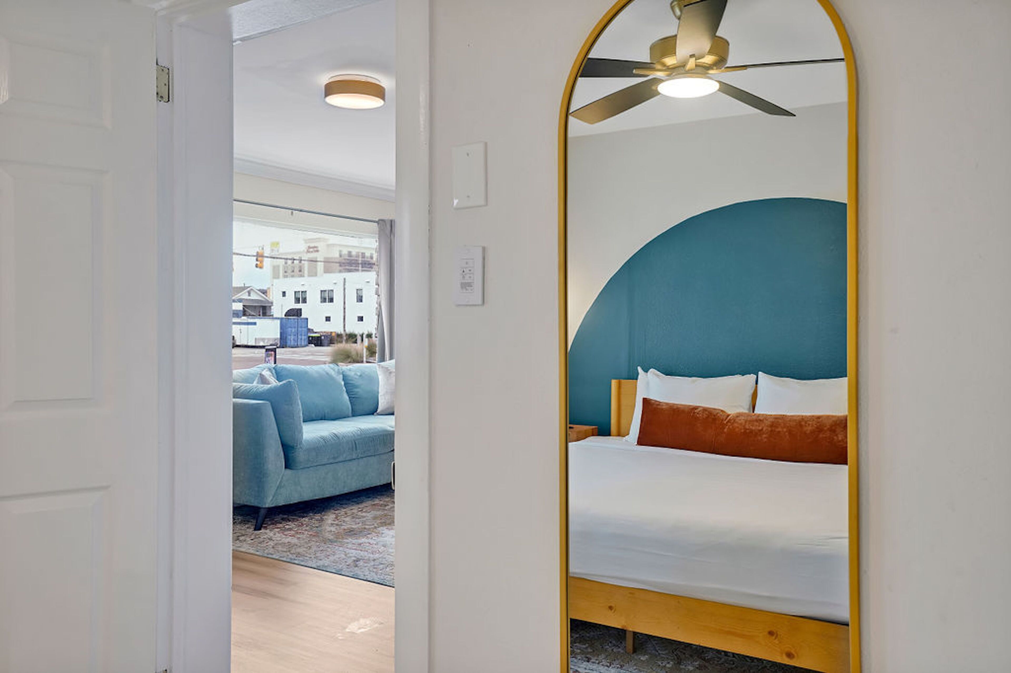 Suíte, 1 cama King e sofá-cama | Wi-Fi de cortesia, roupa de cama