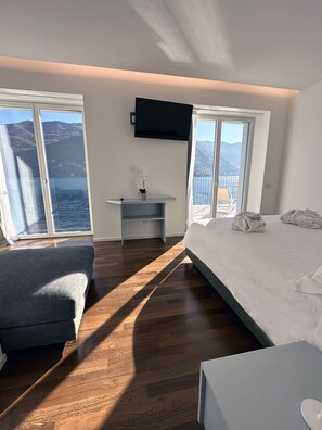 9 bedrooms, iron/ironing board, travel cot, free WiFi