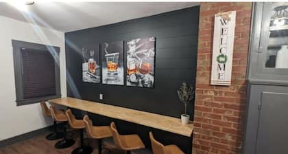 Bourbon & Derby 2mile to Whiskey Row Main St Louisville Bourbon City Museum Row