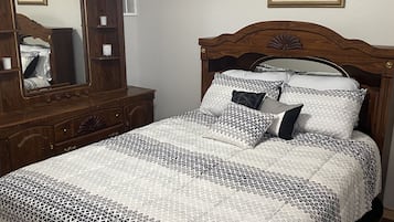 1 bedroom, bed sheets