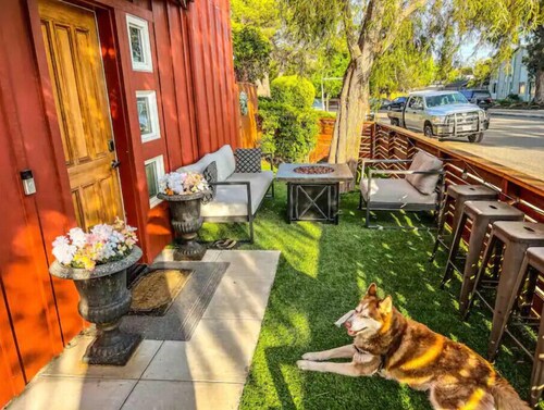 Charming modern guest suite with private entrance