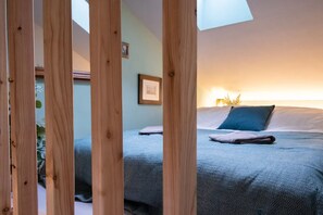 1 bedroom, WiFi, bed sheets - Tiny House: Les Nomades (Sierre)